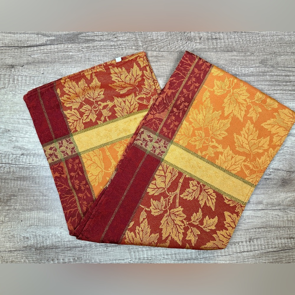 Table runner 70” L x 12” W fall maple leaf jacquard EUC